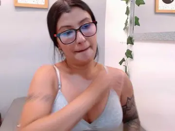 Bongacams Free Porn Cam of louisk2
