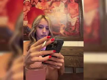 Bongacams Best Webcam of Crystal1-1