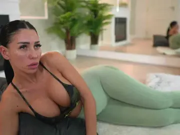 Bongacams Live Sex Cam of MyaBlack