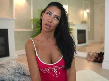 Bongacams Sex Cam of MyaBlack