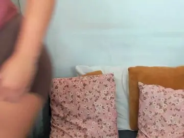 Bongacams Free Porn Cam of LilyTop