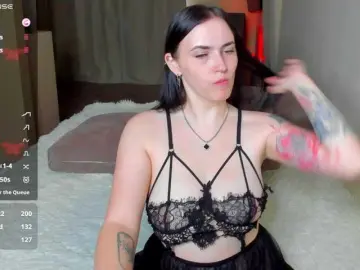 Bongacams Watch Live Sex Cams of witch-lady18