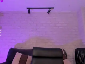 Bongacams Free Porn Cam of MiaRoberts1