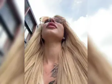 Bongacams Free Porn Cam of EwaBrown