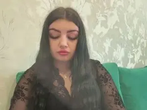 Cam4 Free Porn Cam of IselaYonan