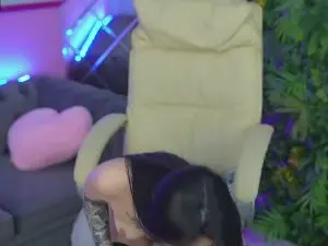 Cam4 Sex Cam of EmilyyMoon
