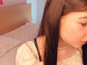 Cam4 Adult Webcam of ChayaVillaneuva