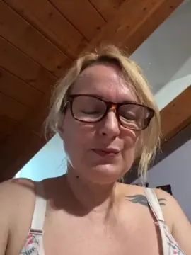 Cam4 Private Sex Chat of lucestellata