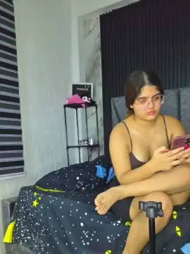 Cam4 Adult Video Chat of Maddyh