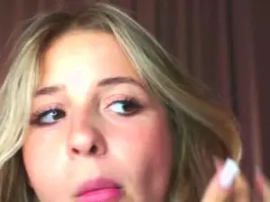 Cam4 Free Live Porn of EllamaeWerley