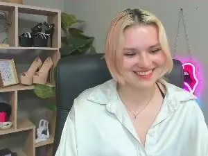 Cam4 Watch Live Sex Cams of SweetLilyxo