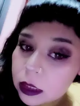 Cam4 Live Porn of clementine29