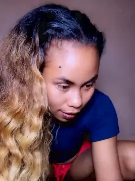Cam4 Live Sex Cam of Dinah974