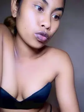 Cam4 Sex Cam of Dinah974