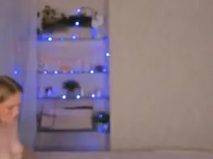Cam4 Live Porn of LinhMadeiros