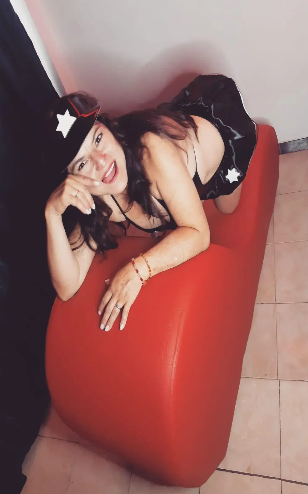 VanessaRed2