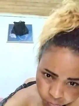 Cam4 Watch Live Sex Cams of Lauresse24