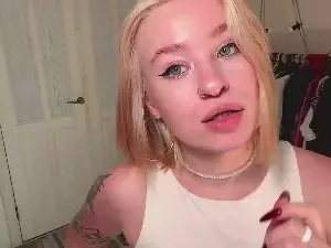 Cam4 Watch Live Sex Cams of ShirleyMcdargh