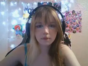 Cam4 Adult Video Chat of EarlineArbry