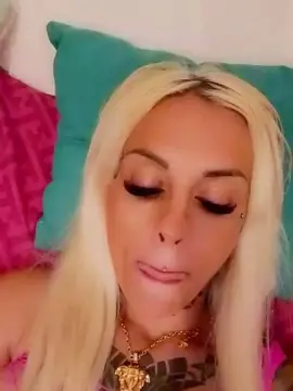 Cam4 Live Porn of Mercedes