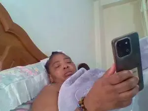 Cam4 Live Sex Cam of bigpussylipsx53