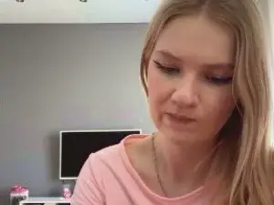Cam4 Free Live Porn of LilliamToo