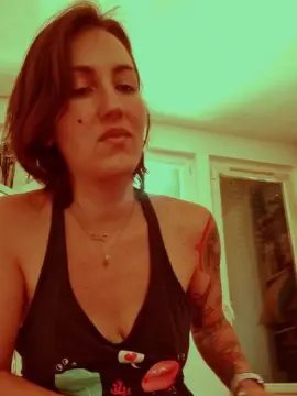 Cam4 Adult Video Chat of TuttiFrutty35