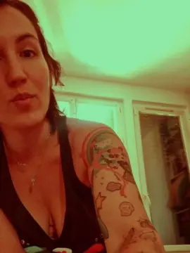 Cam4 Live Sex of TuttiFrutty35