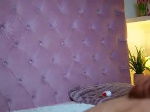Cam4 Free Live Porn of MaiaMini