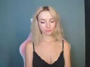 Cam4 Watch Live Sex Cams of LuciaAdorable
