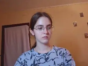 Cam4 Private Sex Chat of RoxanaKneisler