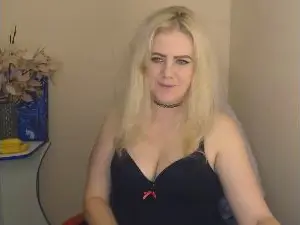 Cam4 Free Live Porn of kay_franccis