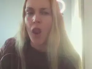 Cam4 Best Webcam of CrazyAnny1