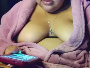 Cam4 Sex Cam of Bbwroyaltty