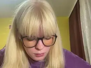 Cam4 Adult Video Chat of JulieCabotaje