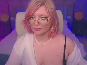 Cam4 Free Live Porn of CoolTatiss