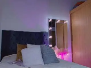 Camsoda Nude Webcam of alliecollins