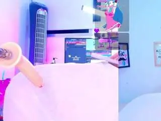 Camsoda Adult Video Chat of lorettfox