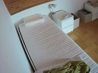 Camsoda Watch Live Sex Cams of voyeurcam-julmodels-greybed-1