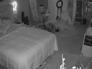 Camsoda Free Porn Cam of voyeurcam-house-charleys-room