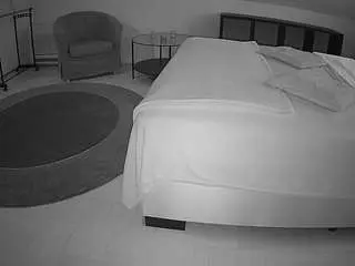 Camsoda Free Live Porn of voyeurcam-julmodels-whitebed-6