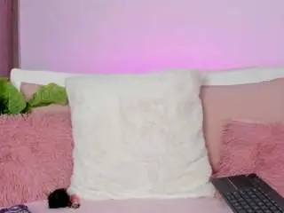 Camsoda Free Live Porn of mia-ssweett1