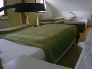 Camsoda Adult Webcams of voyeurcam-julmodels-bed-2