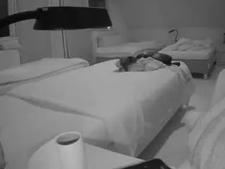 Camsoda Nude Webcam of voyeurcam-julmodels-bed-2