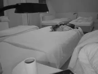 Camsoda Watch Live Sex Cams of voyeurcam-julmodels-bed-2