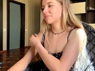 Camsoda Free Live Porn of yevettemarchiano