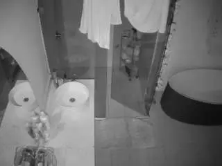 Camsoda Nude Webcam of voyeurcam-casa-salsa-bathroom-6