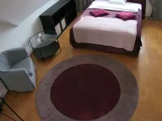Camsoda Private Sex Chat of voyeurcam-julmodels-whitebed-1