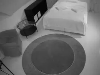 Camsoda Adult Webcam of voyeurcam-julmodels-whitebed-1