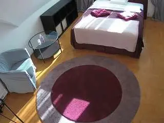 Camsoda Live Sex of voyeurcam-julmodels-whitebed-1